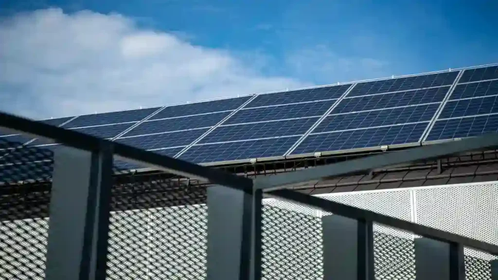 Painéis solares residenciais impulsionam o mercado de energia sustentável
