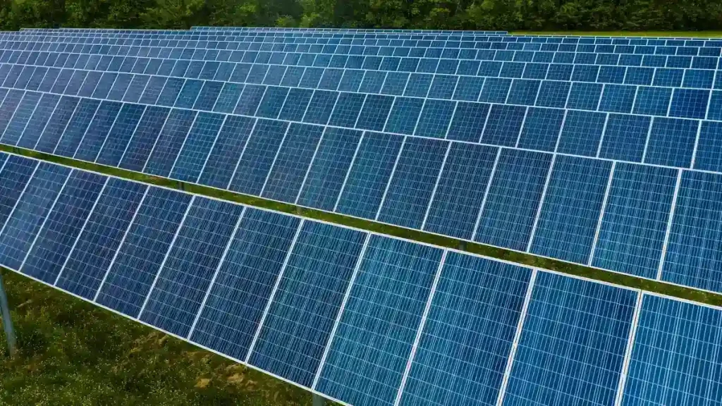 Energia fotovoltaica industrial impulsiona exportações e inovação