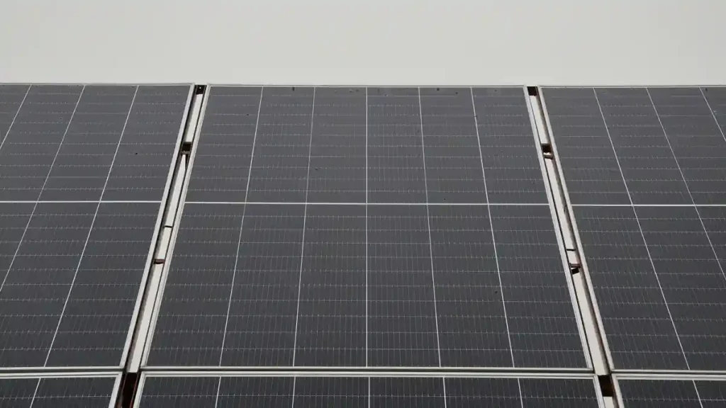 Sistema solar inteligente contribui para economia e gestão moderna