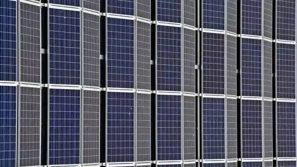 Usinas solares privadas reforçam independência energética do país