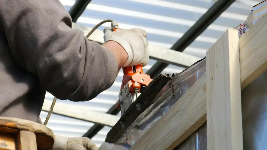 Energia fotovoltaica industrial reduz dependência da rede elétrica