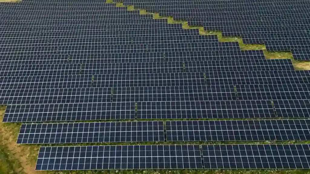 Usinas solares empresariais fortalecem compromisso ambiental